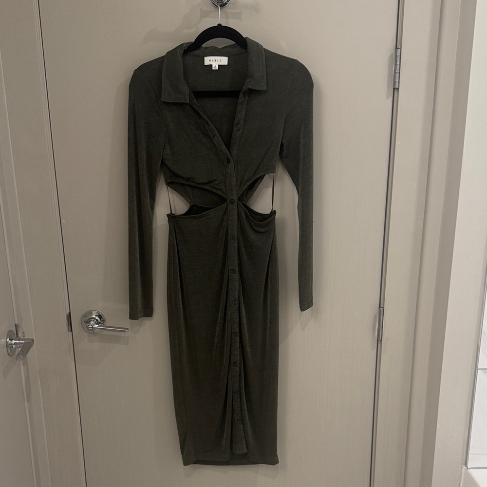 Chic Long Sleeve Cut-Out Dress in Dark Green